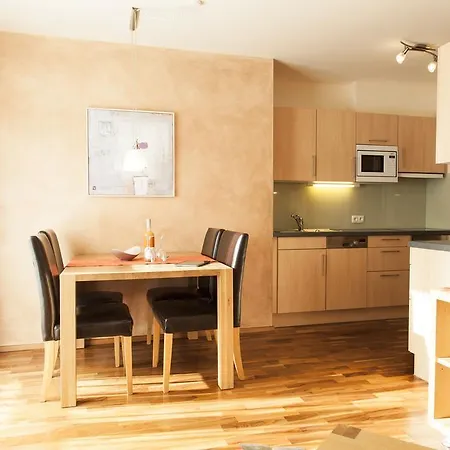 Haus Sonneneck - In & Out Apartment Sankt Anton am Arlberg